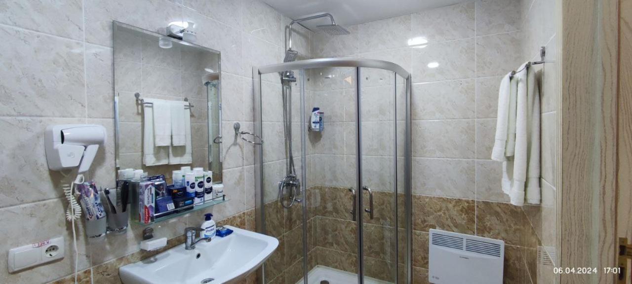 Bek Plus Hotel Takchilik Ngoại thất bức ảnh