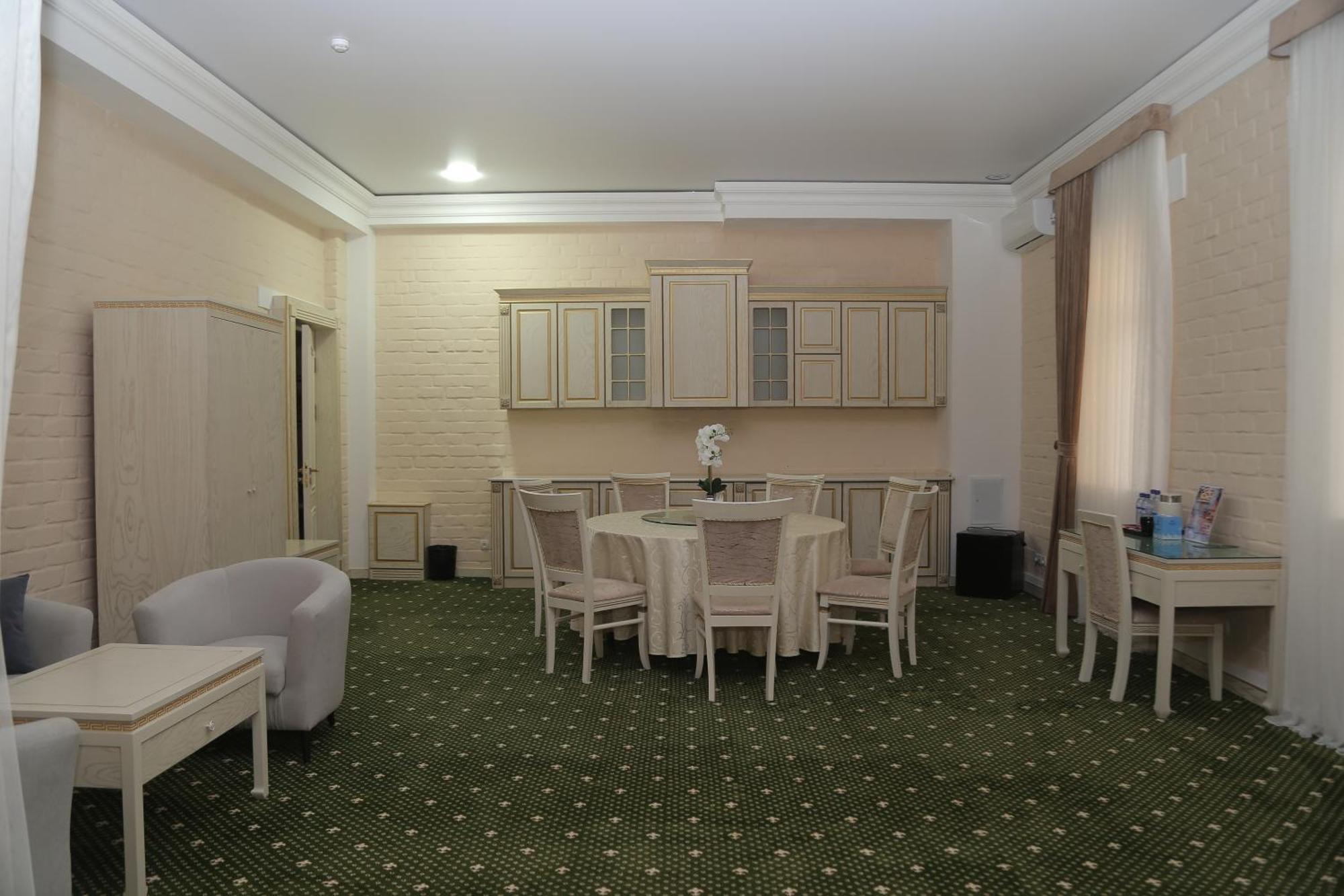 Bek Plus Hotel Takchilik Ngoại thất bức ảnh